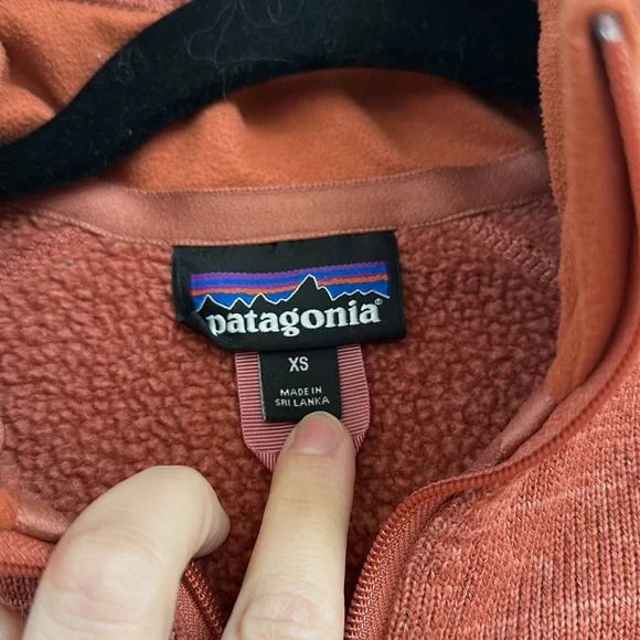 SOLD Patagonia Women's Better Sweater® Fleece Jacket in CEP Celebrity Pink - Picture 6 of 14